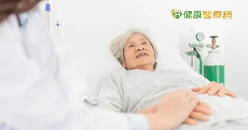紅斑性狼瘡的傷口深可見骨 靠PRF治療十天癒合