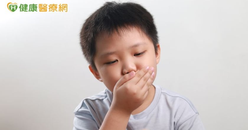 九歲男童沒「門牙」陷自卑 原來是「阻生齒」作祟！