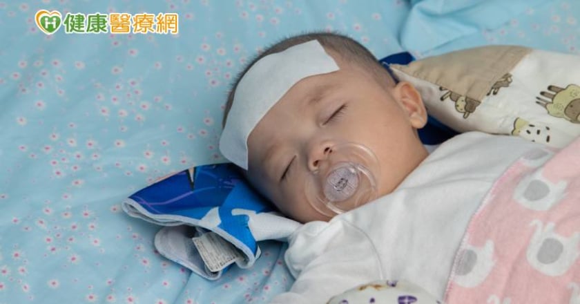 了解腸病毒重症前兆! 「嗜睡、活力不佳」跟一般感冒時沒活力有何不同?