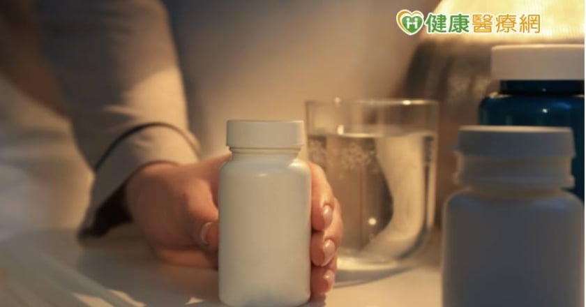 不耐「安眠藥」副作用？　熟女求助中醫治失眠