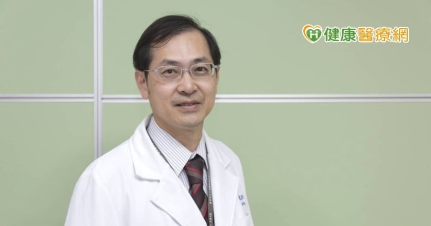 兒童長時間手持3C不只傷眼，更恐讓成長發育出問題？！