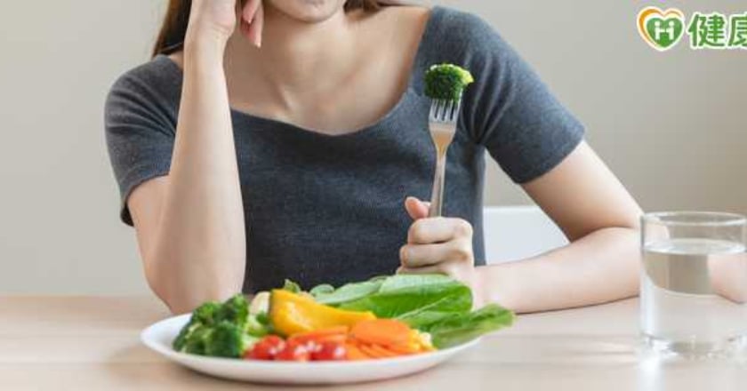 起床2小時內進食較健康？專家談「晚吃早餐短壽」說法仍有不確定性