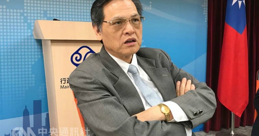 陳明通:一邊交流一邊打我 難道要我吞下去