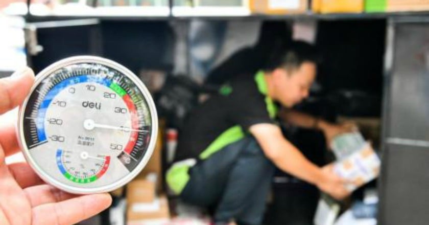 老人家不吹冷氣忘記喝水 全身無力被「熱」壞