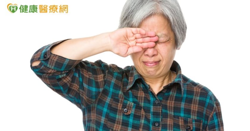 人工淚液點到角膜破皮 就醫才知元兇是乾眼症