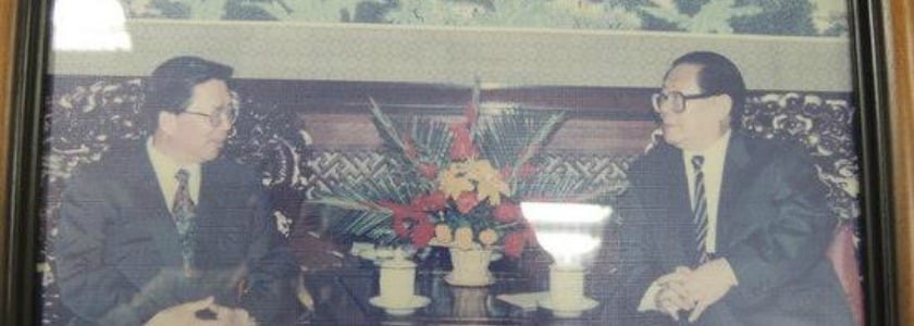 田弘茂和他牆上的江澤民