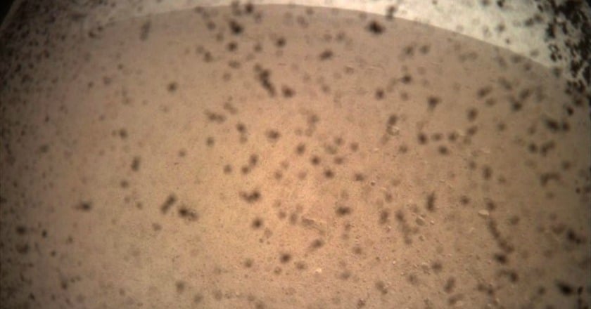 挺過「恐怖7分鐘」 NASA洞察號成功登陸火星