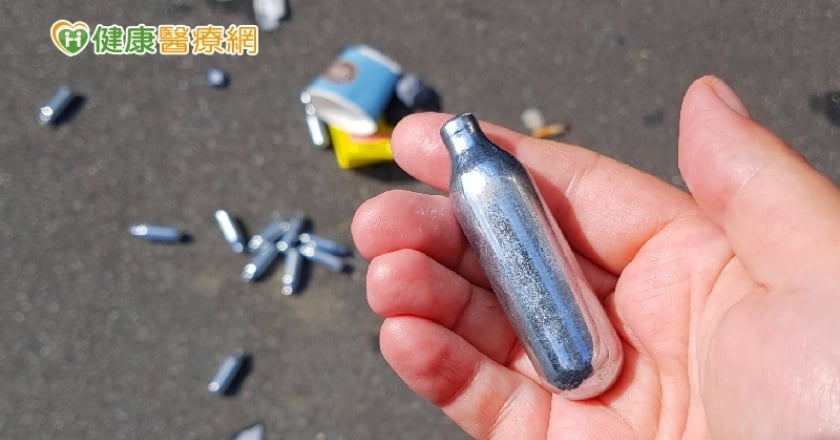 「笑氣」無法解憂　暑期開趴濫吸恐癱瘓危及生命！