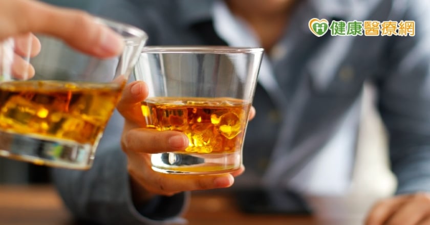 男性比女性不容易酒醉？　五個常見的飲酒迷思