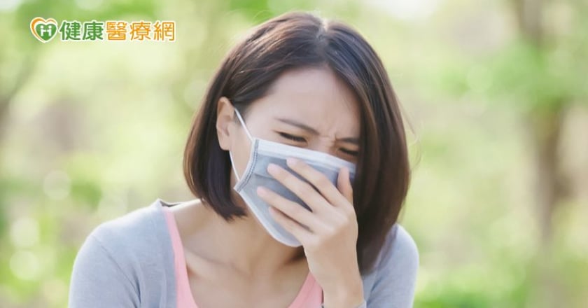 以為久咳不癒是過敏？　它與新冠同時感染 病情恐加劇