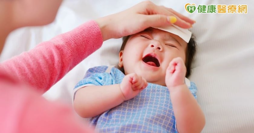 孩子發燒怎麼辦？ 醫教家長判斷「就醫時機與安全退燒法」