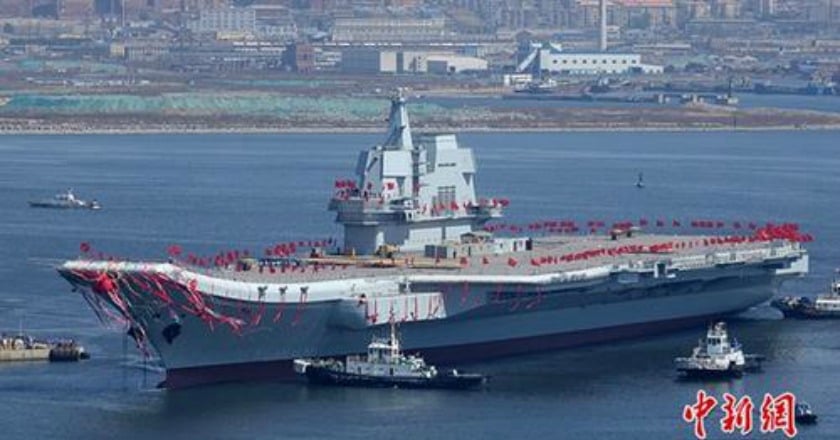 「我正在試航」 陸首艘國產航艦掛試航信號旗