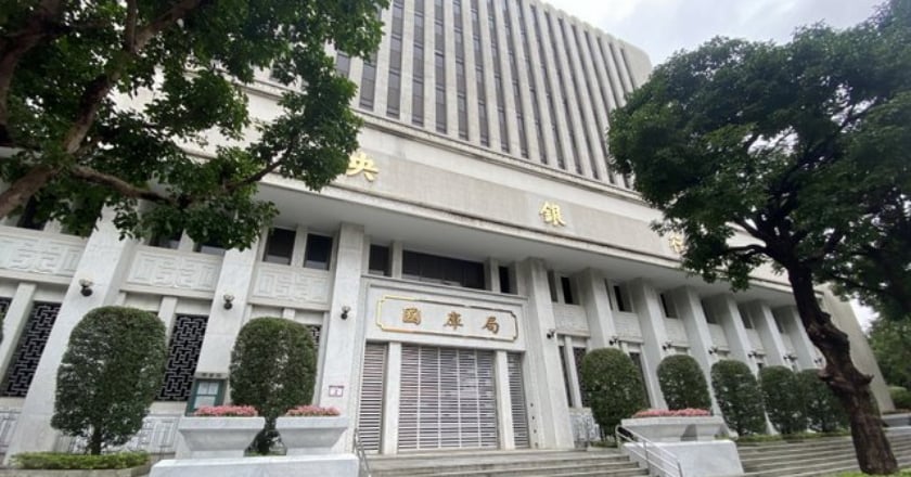 美元走弱 1月外匯存底續創歷史新高