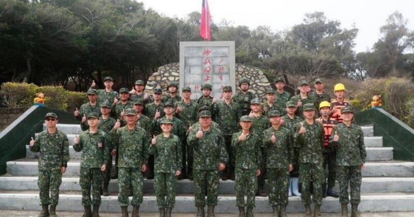 陸軍司令親赴二膽向官兵打氣：做孝順孩子及忠誠軍人