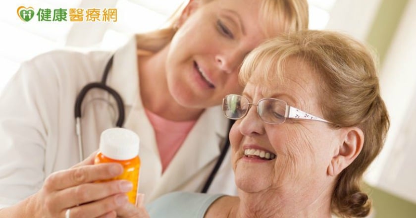 看懂ibuprofen　指示藥品的安全提醒