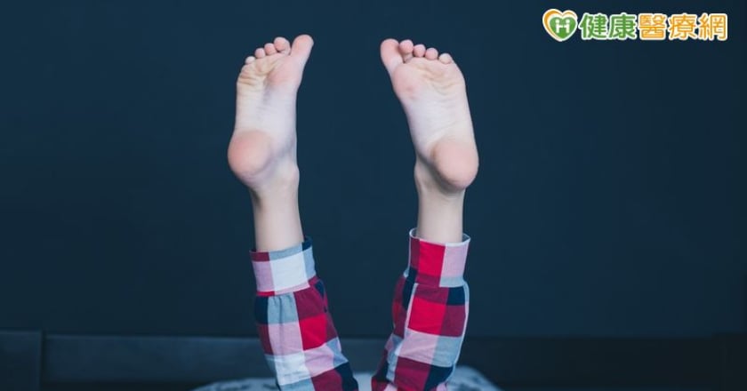 X型腿讓膝蓋常打架！ 「導引式手術」重塑腿外觀與功能