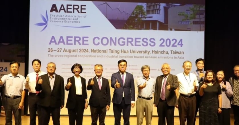 環境部長彭啟明出席AAERE研討會 強調環保與經濟要雙贏