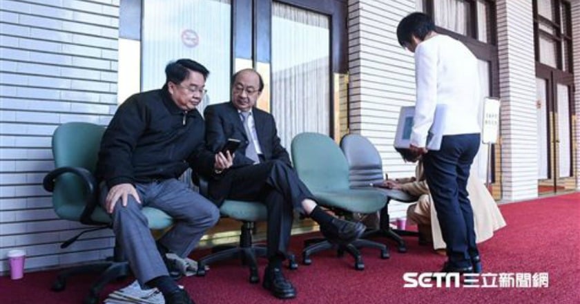 農田水利會改制攻防戰 綠24小時駐守議場防藍突襲