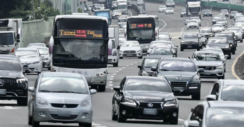 清明連假掃墓返鄉+旅遊車潮 高公局：首2日國道南向尖峰
