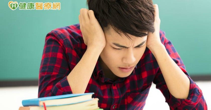 妥瑞兒眨眼、甩頭 被當成作弊
