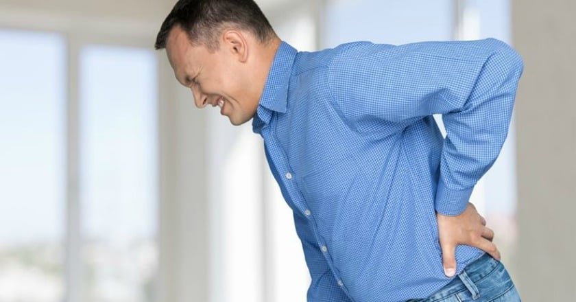 糟!搬重物閃到腰! 避免下背痛應注意...