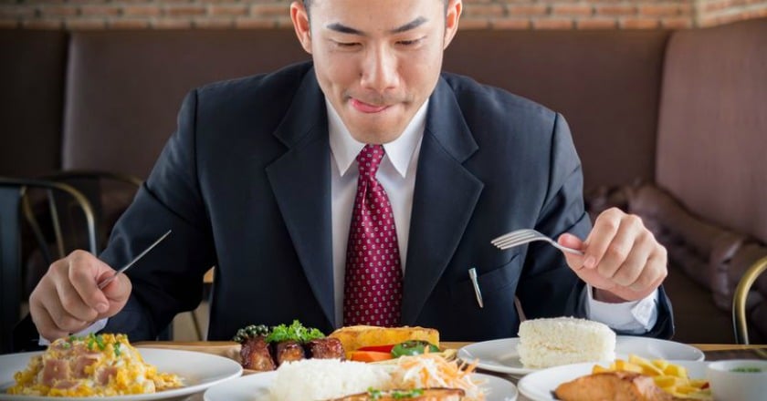 美味佳餚當前　吃撐了怎麼辦？