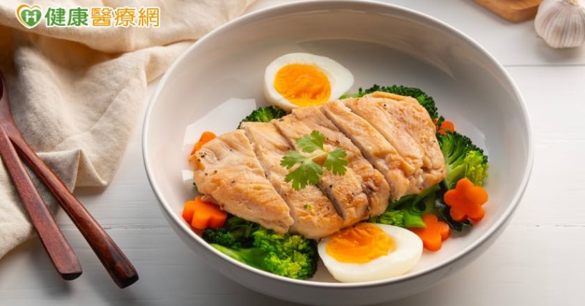 超商雞胸肉直接吃？營養師：真空包裝也會有「肉毒桿菌」 未加熱恐中毒