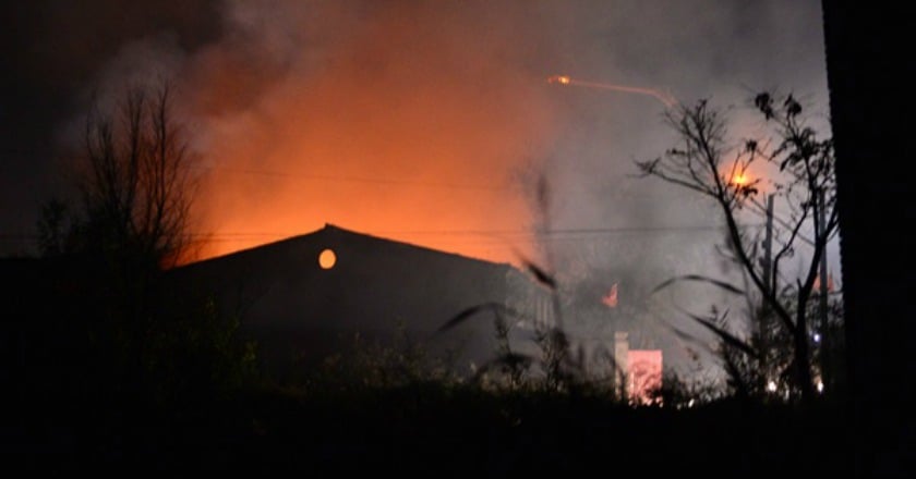 距大爆炸僅2個月 天津一倉庫再傳起火爆炸