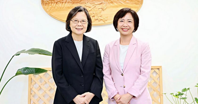 何欣純啟動請益之旅 首站拜會蔡英文
