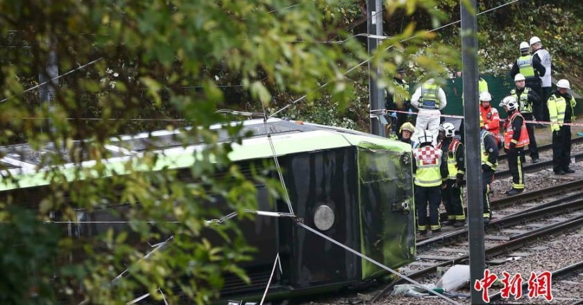 倫敦發生電車翻車事故 已致7人死50人傷