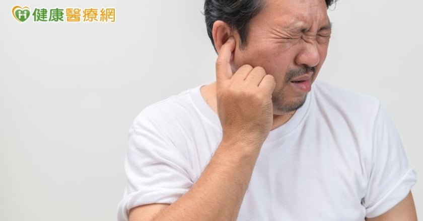 單側耳朵悶塞恐是鼻咽癌早期徵兆！ 醫點名「高危險族群」注意