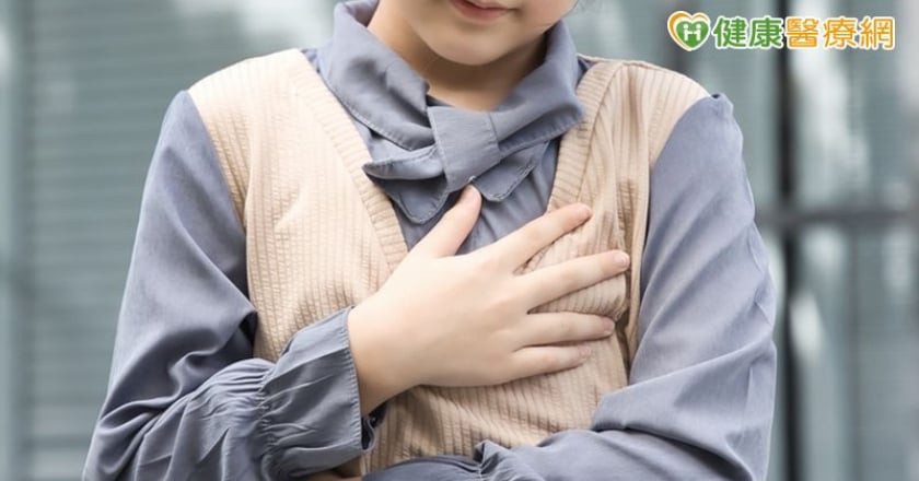 13歲少女長期胸悶 竟是心臟旁超大腫瘤壓迫！