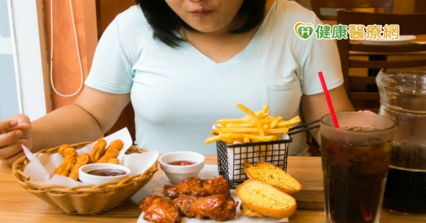 如何在週末停止暴飲暴食 打破迴圈記住5要訣