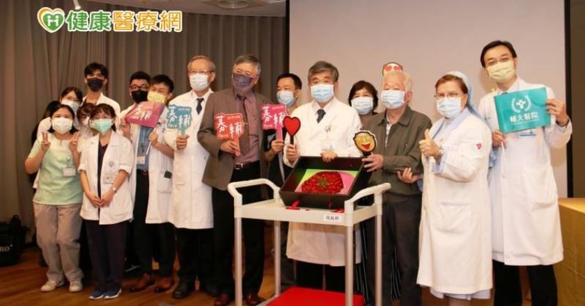 八旬老翁確診住院氣切救命　康復又發現癌症