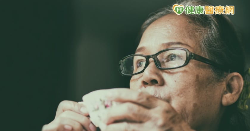 老年常無病呻吟?小心是憂鬱! 專科醫解密8生理性因子