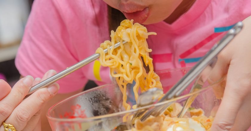 生麵、熟麵、乾麵要冷藏or冷凍？ 專家說這1類不用冰