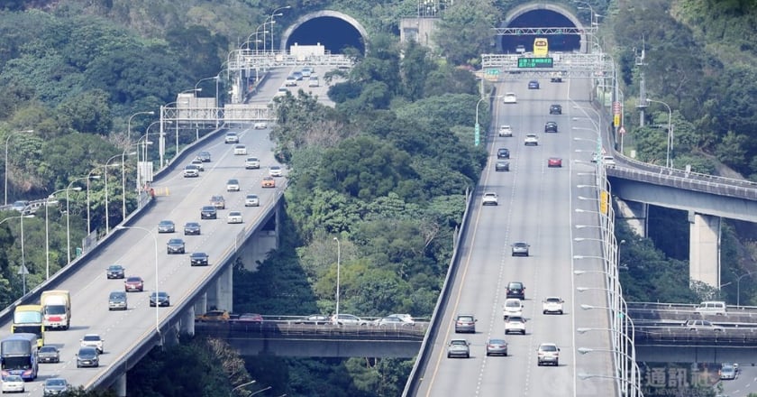 春節收假國道行車順暢　國5北向高乘載管制提前結束