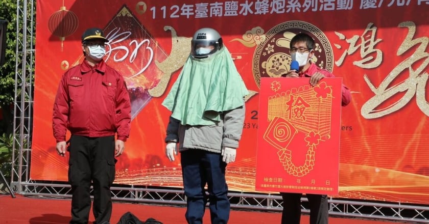 鹽水蜂炮2/4登場  掃QR Code輕鬆掌握神轎位置