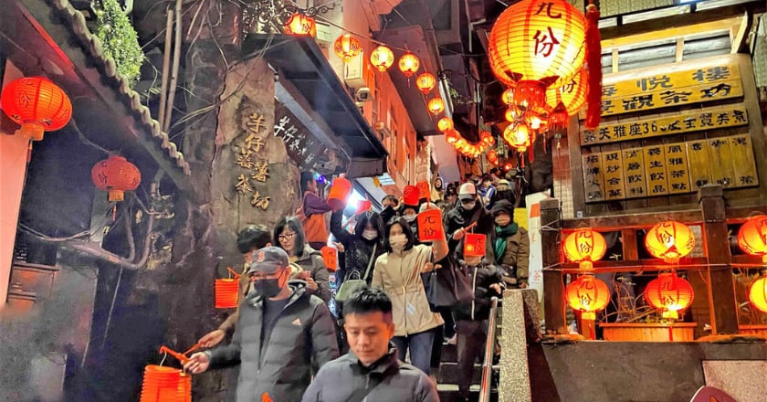 九份紅燈籠祭襯托悲情城市 觀光人潮增加逾5成