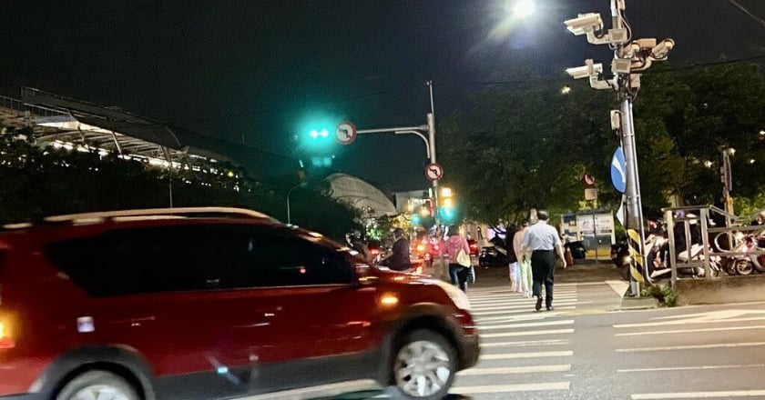 台中試辦創新感應式照明　助行人安心過馬路