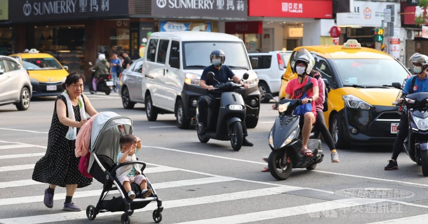 力拚禮讓行人成習慣 全台1350路口精緻執法