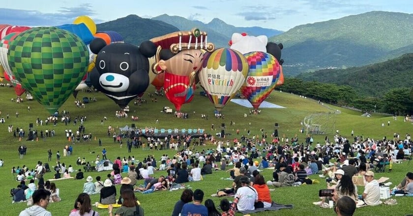 台東熱氣球嘉年華開幕　「Q版媽祖」升空