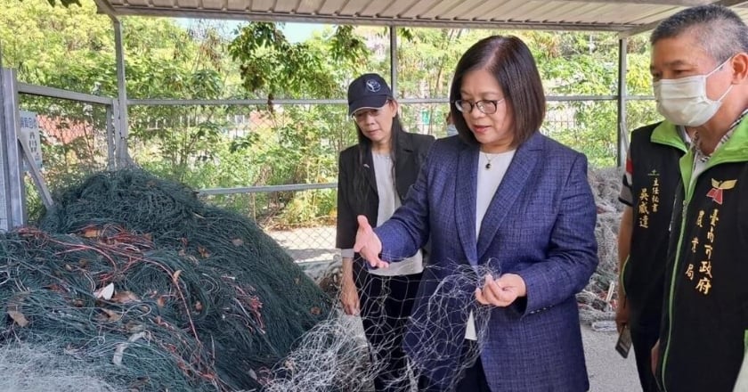 訪安平漁港暫置區　管碧玲要強化海廢回收流程
