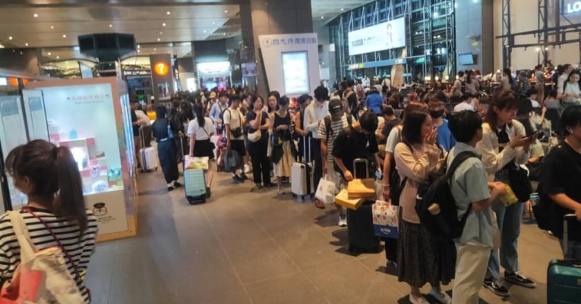 中秋收假高鐵加開2班全車自由座疏運 台中站擠爆人潮