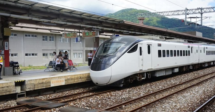 EMU3000投入台鐵東部幹線尖峰時段 太魯閣普悠瑪改至離峰