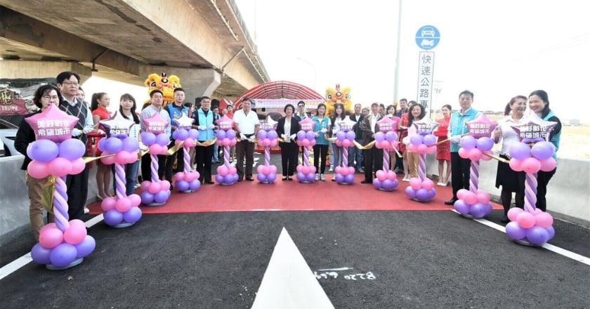 彰濱工業區鹿安橋接西濱通車 南下省12分鐘路程