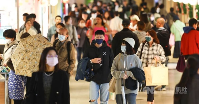 適齡未婚人口增 綜所稅申報戶屬單身者20年增130萬戶