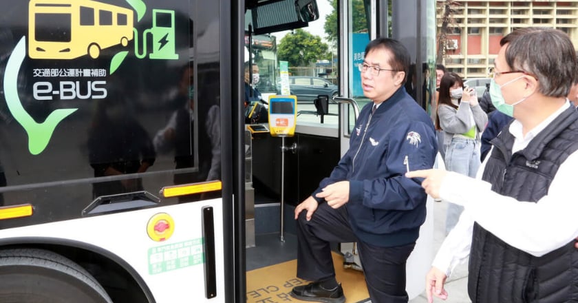台南33輛新電動公車上線 7小型車服務偏鄉