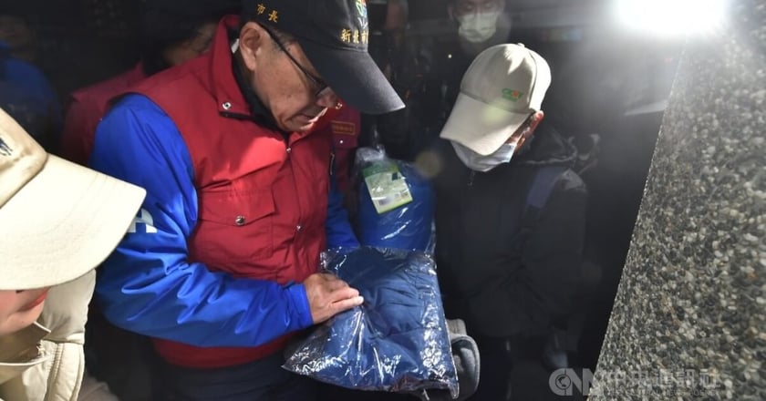 寒流來襲 新北啟動關懷機制探視街友及獨居老人