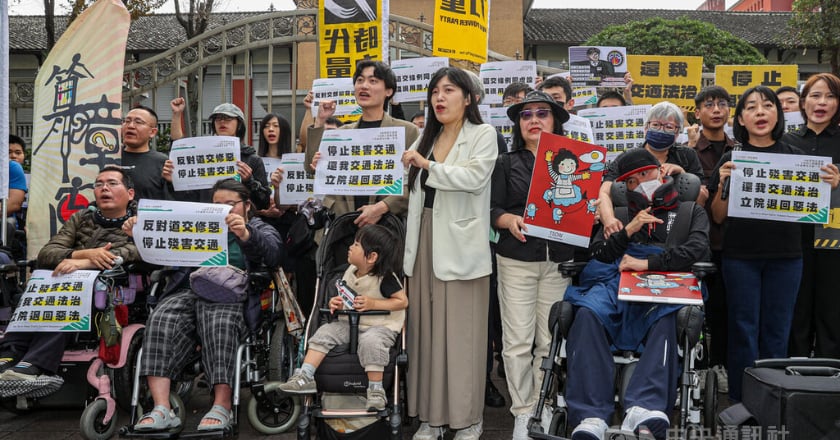 交通微罪取消檢舉記點 路權團體7縣市快閃抗議